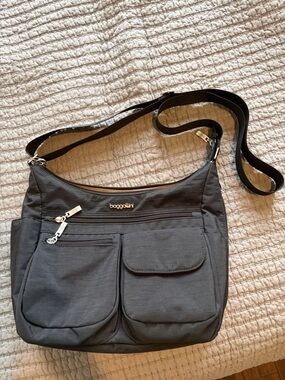 Baggallini Everywhere Bagg with RFID